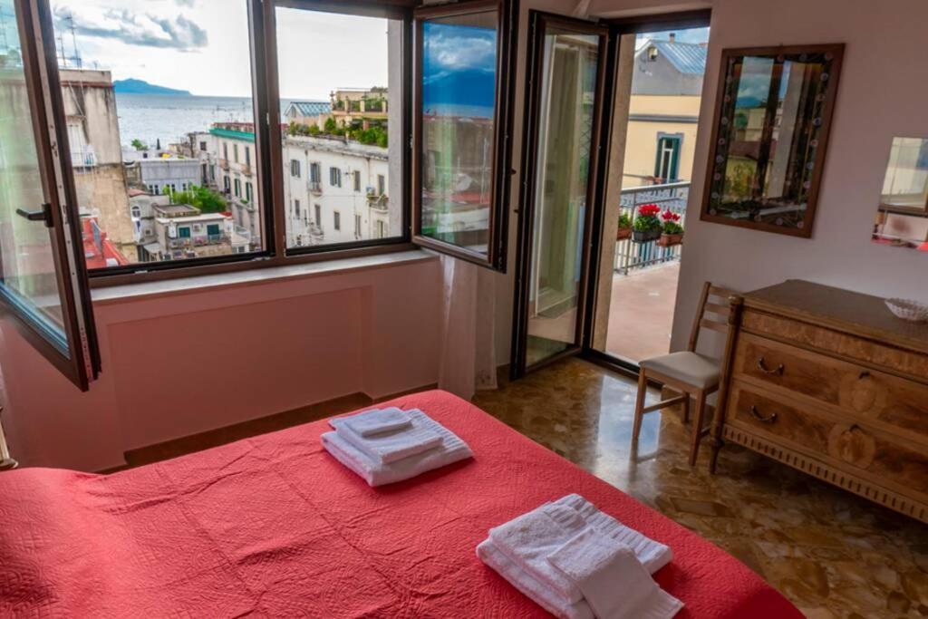 Apartamento La Finestra Sul Golfo Nápoles Exterior foto