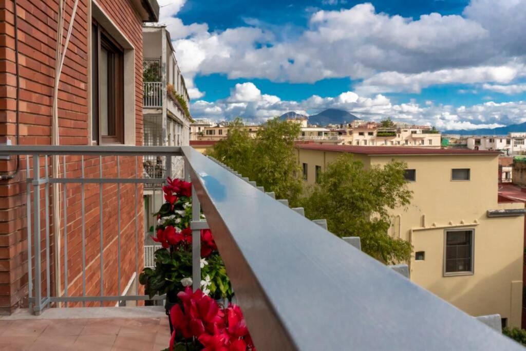 Apartamento La Finestra Sul Golfo Nápoles Exterior foto