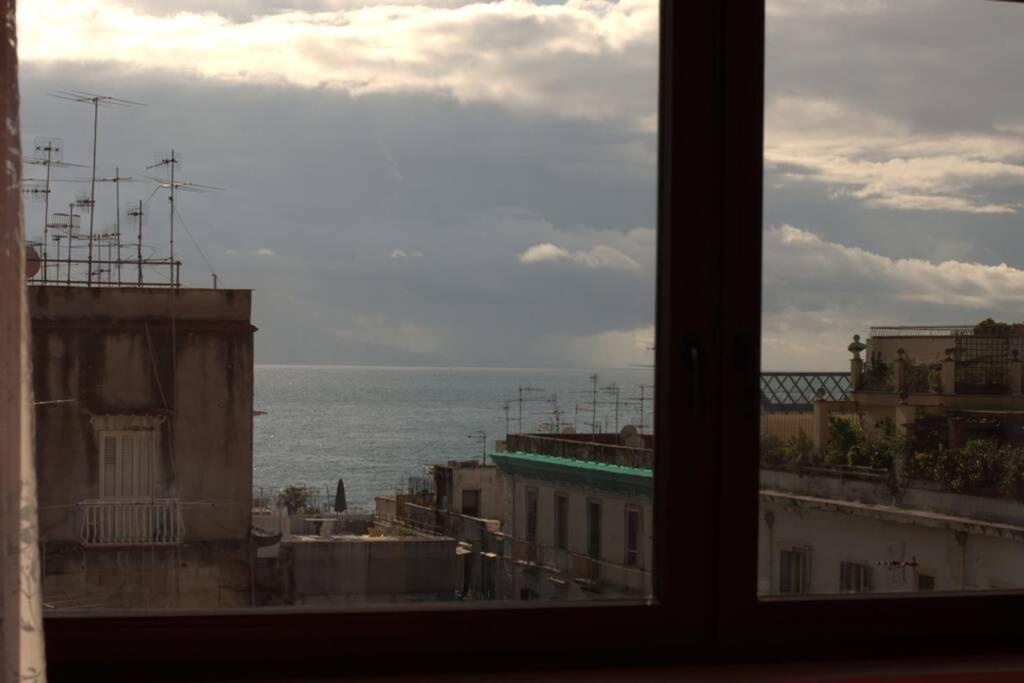 Apartamento La Finestra Sul Golfo Nápoles Exterior foto